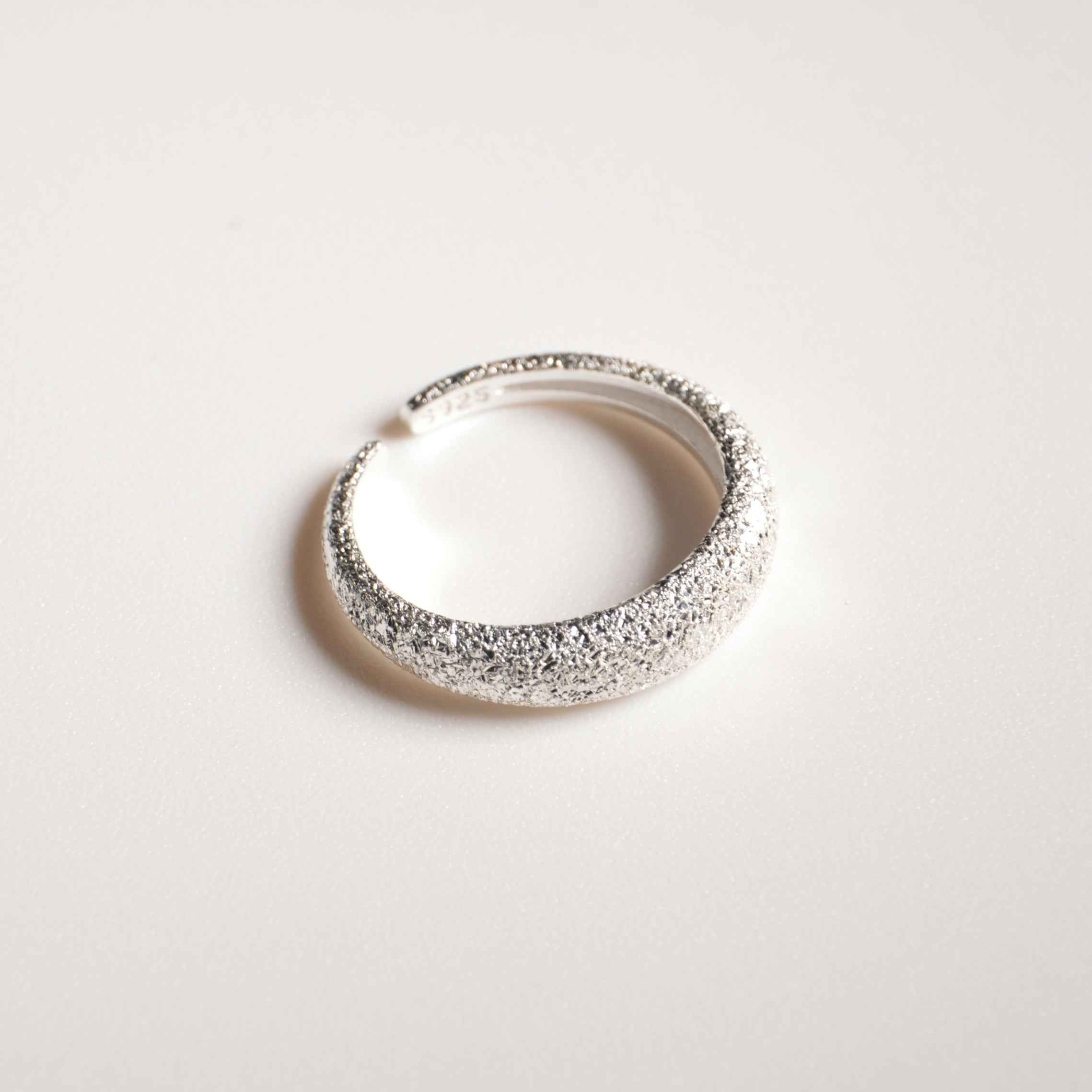 #023 Glamuröser-Ring "Glow & Guilty" - breit - ARS-ARGENTI