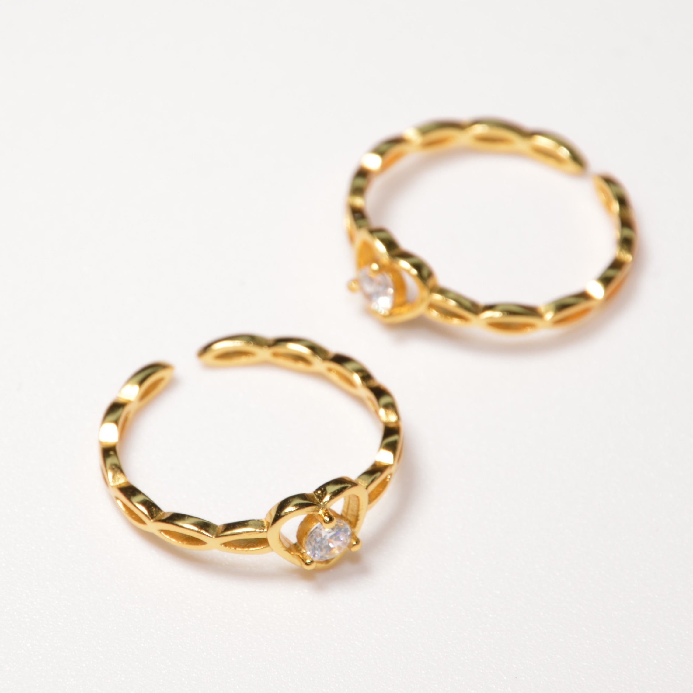 #002 Zarter Herz-Ring "Miss Independent" - gold