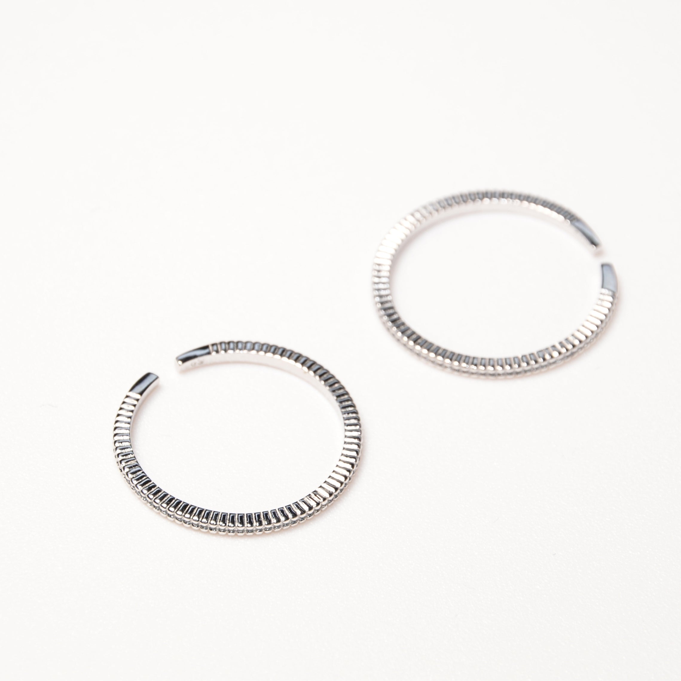 #018 Minimalistischer-Ring "fine line"