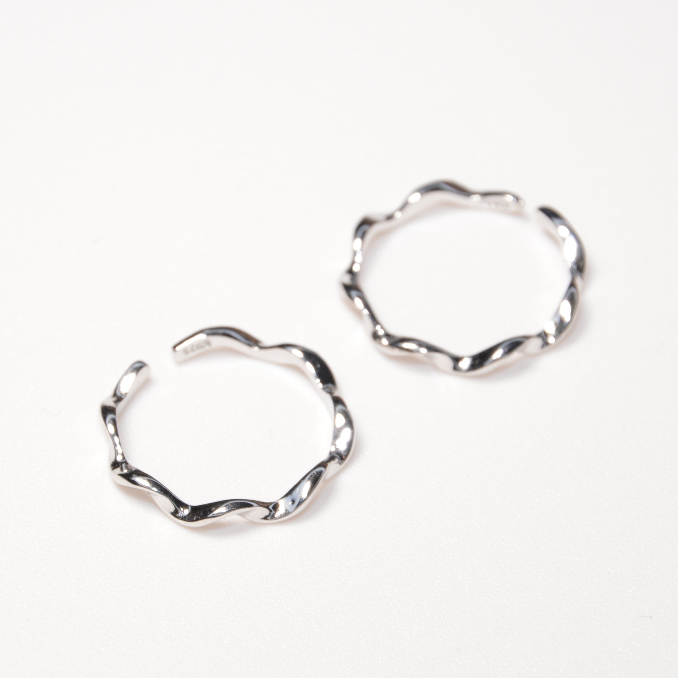 #019 Minimalistischer-Wave-Ring "Gwendolyn"