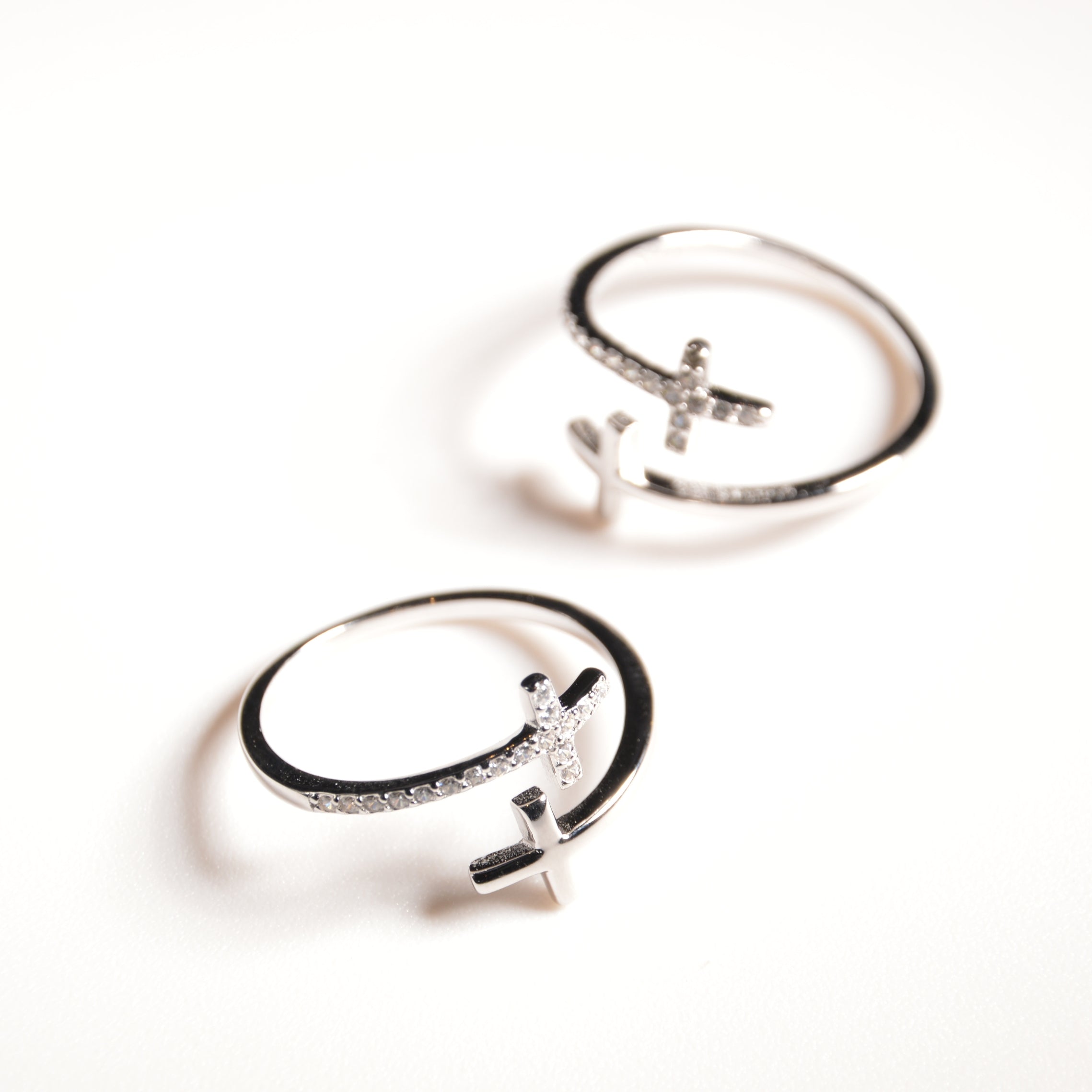 #021 Sexy-Kreuz-Ring "Crossed Desire"- Silber